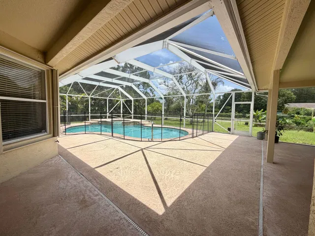 Residence photo 3