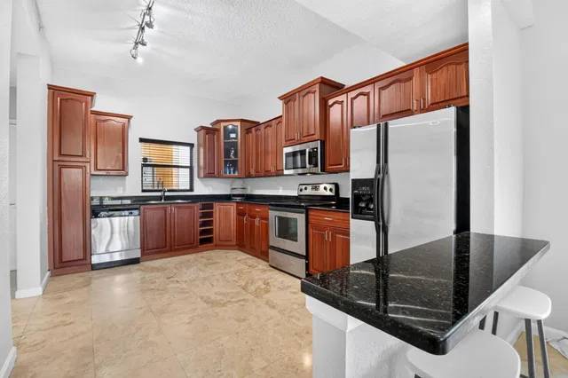 Unit 402 photo 5