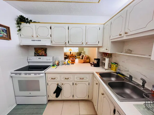  Unit 206 photo 7