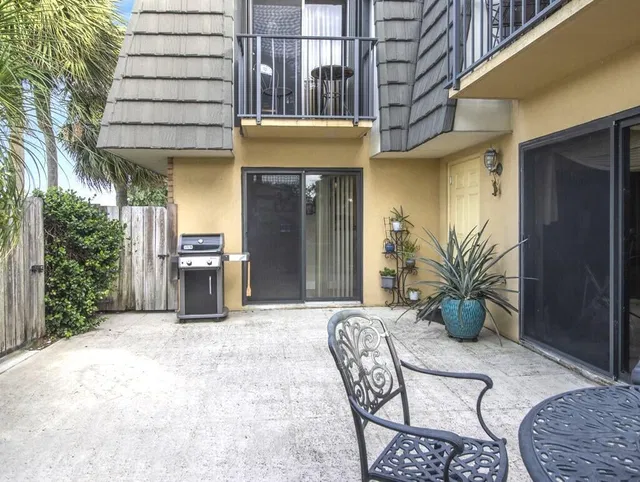 Residence photo 2