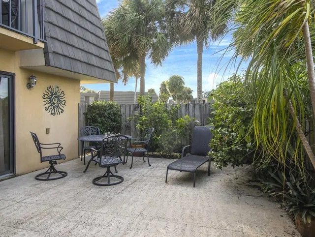 Residence photo 3