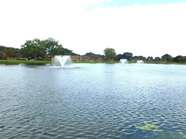 Residence photo 17