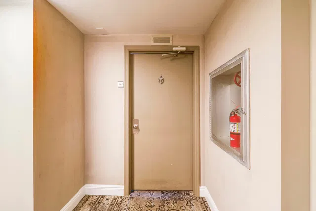Unit Apt 607 photo 5