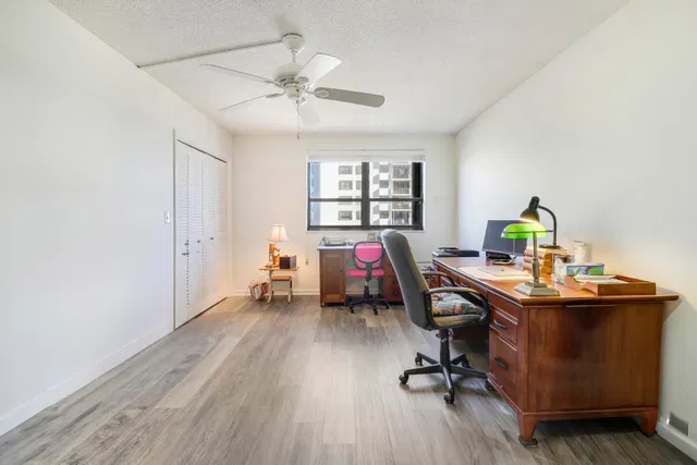 Unit Apt 607 photo 27