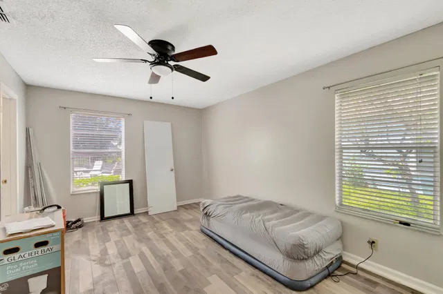  Residence photo 12