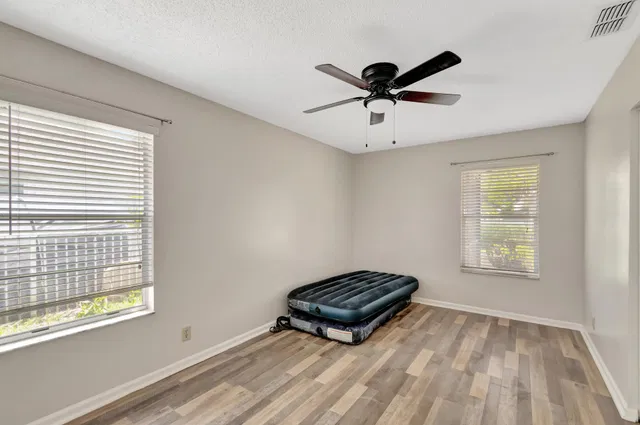  Residence photo 16
