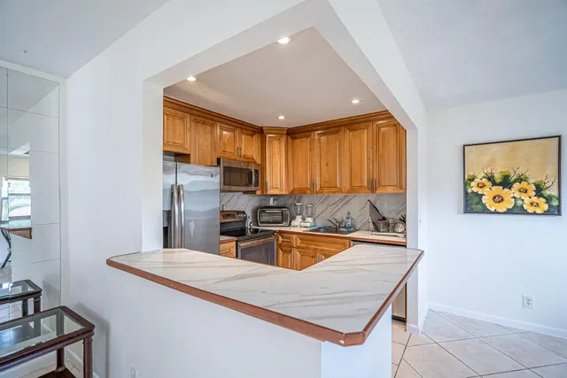 Residence photo 3