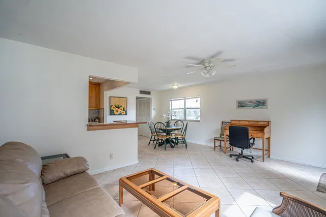Residence photo 5