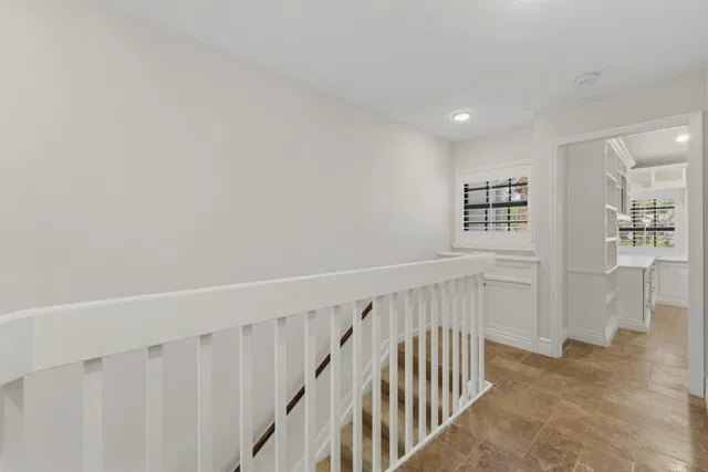 Unit 33 photo 18