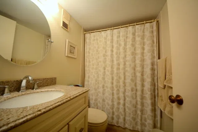 Unit B207 photo 9