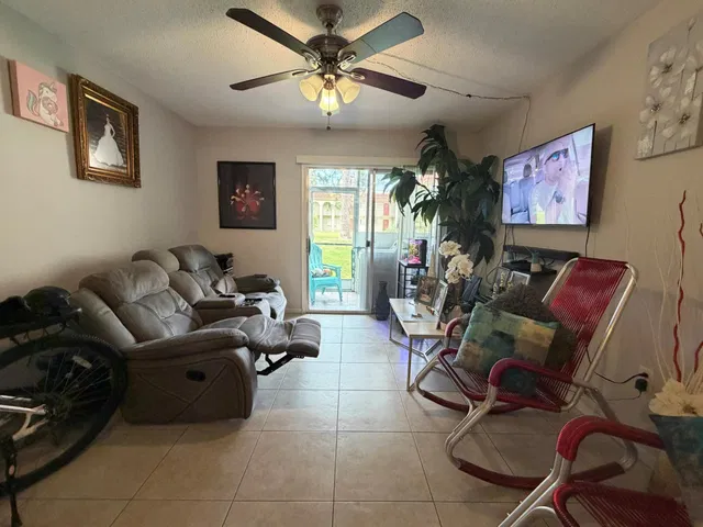  Unit 109 photo 5