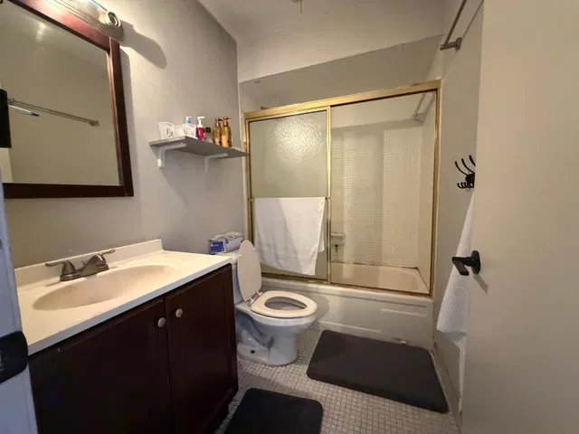  Unit 109 photo 9