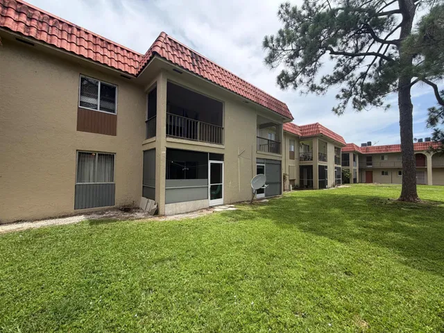  Unit 109 photo 11