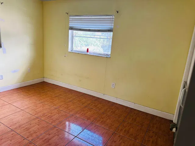 Residence photo 3