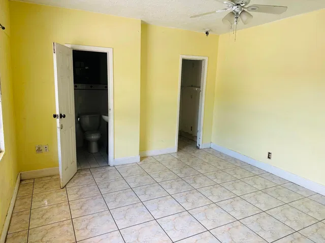 Residence photo 5