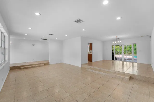  Residence photo 7