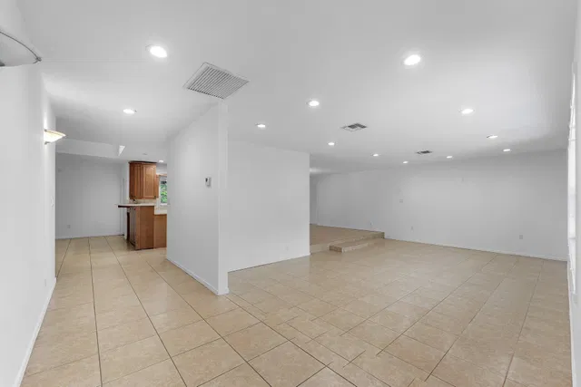  Residence photo 8