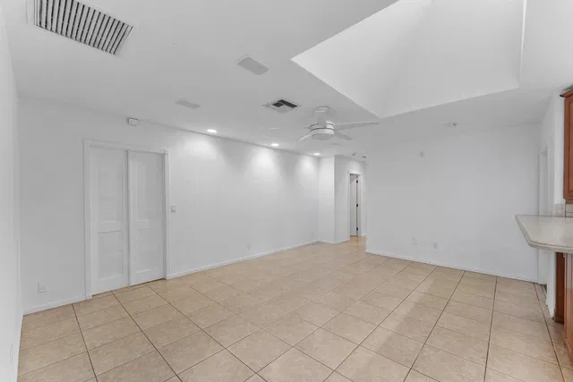  Residence photo 11