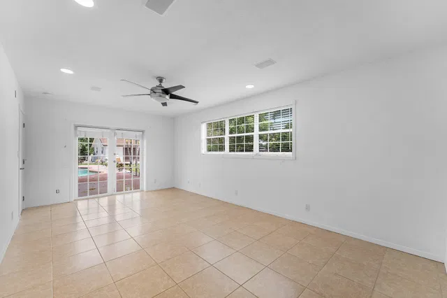  Residence photo 24