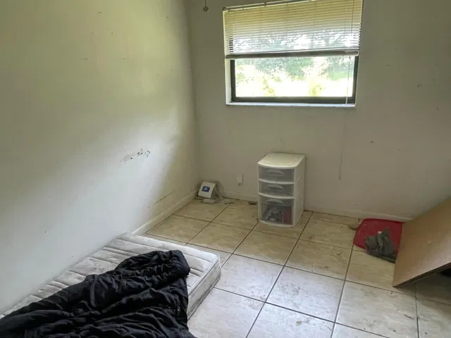 Residence photo 3