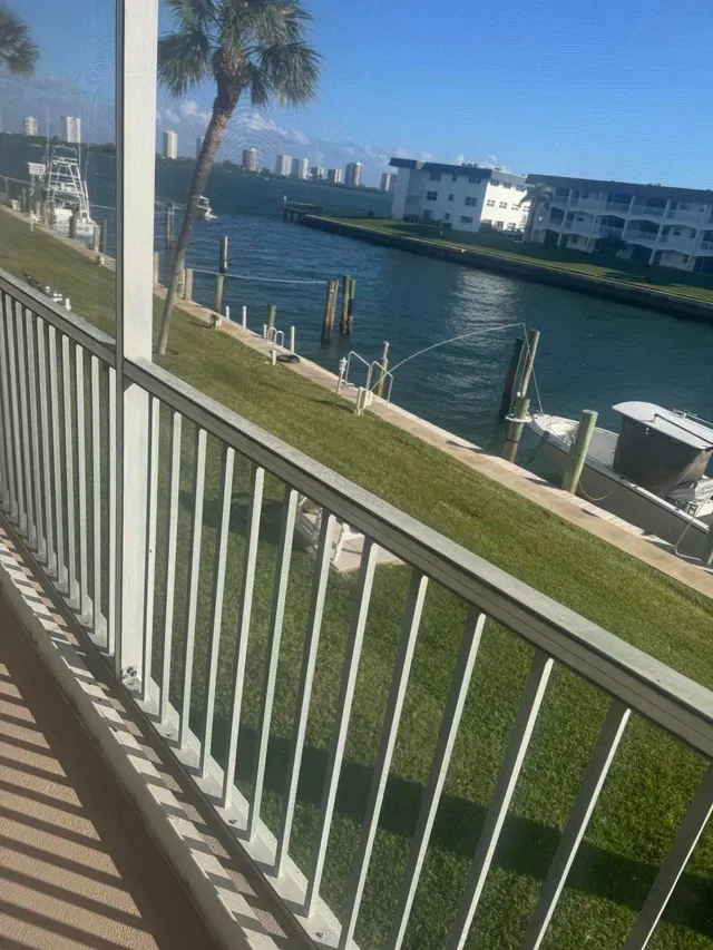  Unit 212 photo 6