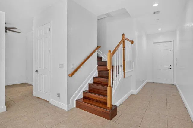Residence photo 5