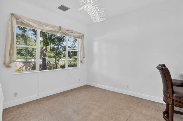 Residence photo 10