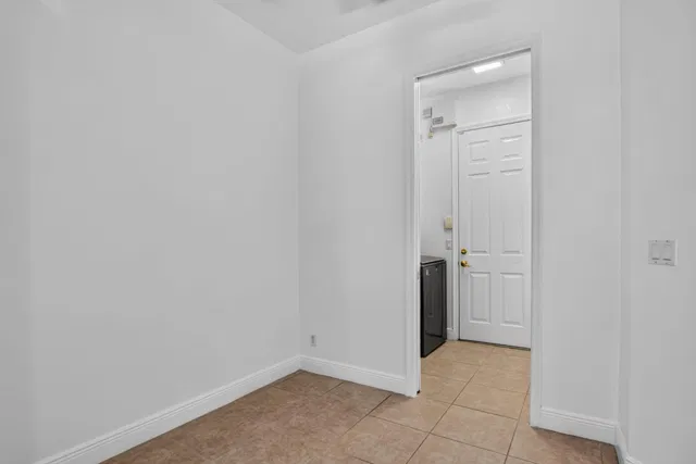 Residence photo 18