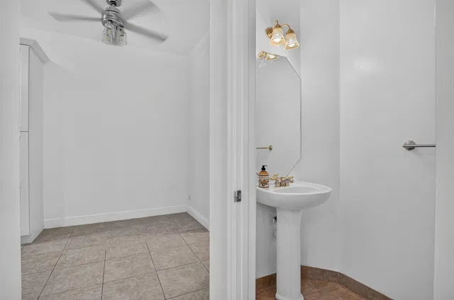 Residence photo 22