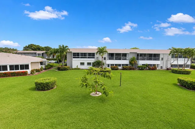 Residence photo 12