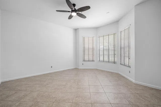 Residence photo 5