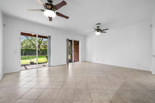 Residence photo 10