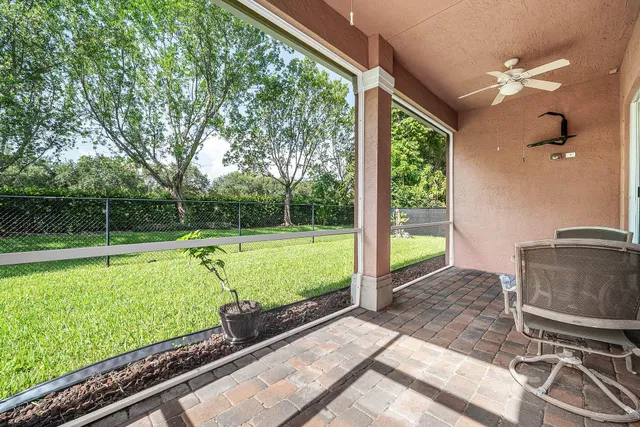 Residence photo 31