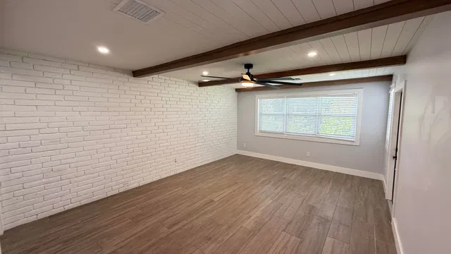  Residence photo 4
