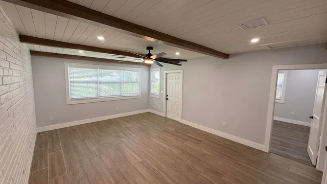  Residence photo 5