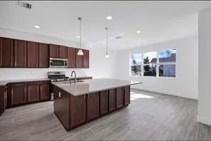 Residence photo 3