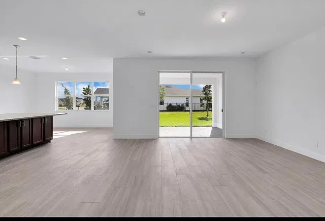 Residence photo 5