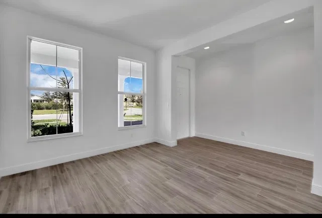 Residence photo 8