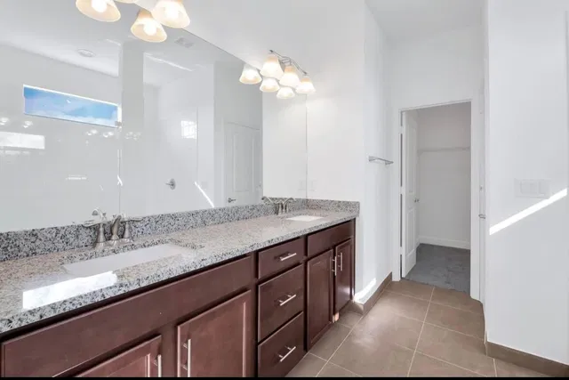 Residence photo 20