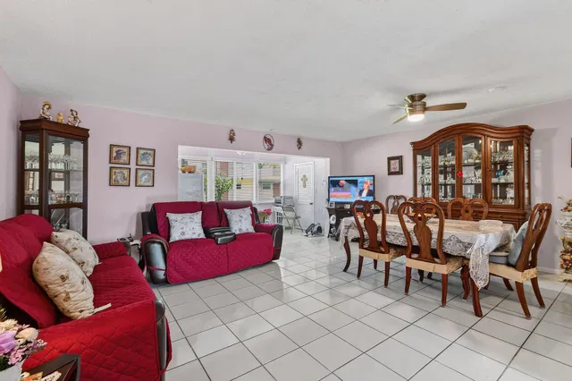  Unit 253 photo 6