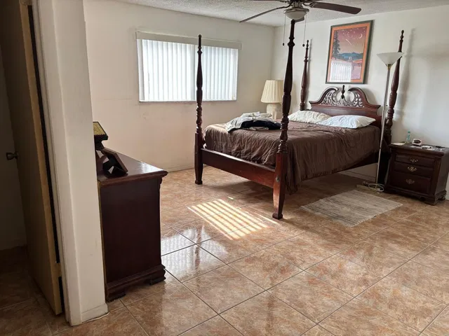 Unit 402 photo 7