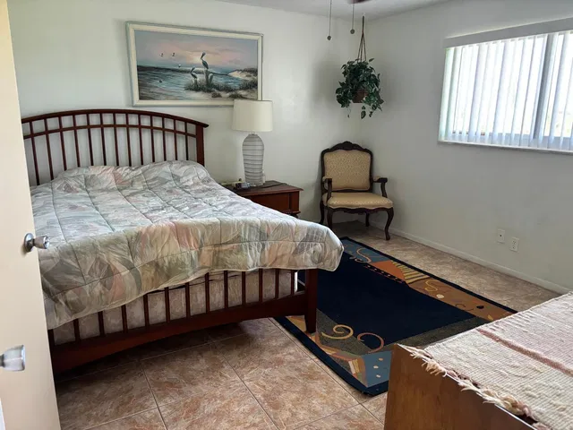 Unit 402 photo 8