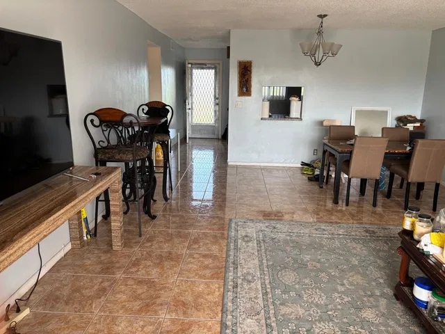 Unit 402 photo 11