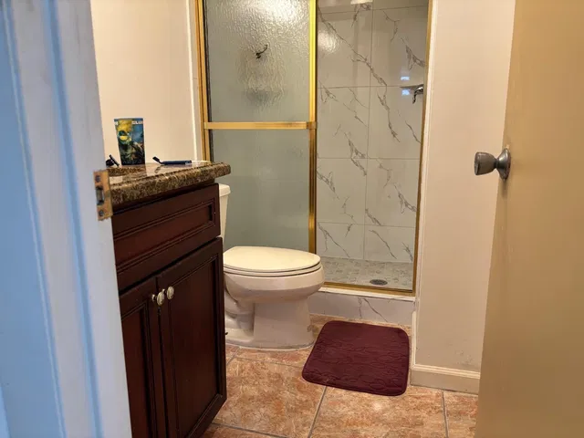 Unit 402 photo 16