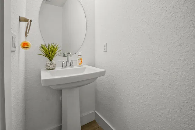  Residence photo 15