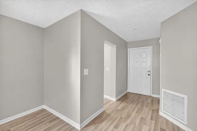 Residence photo 6