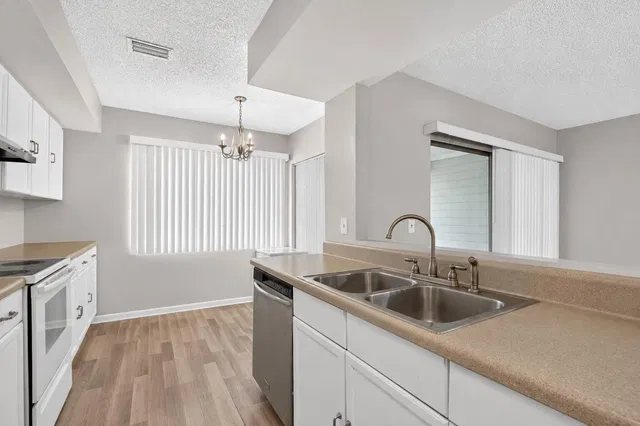  Residence photo 14