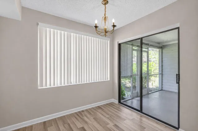  Residence photo 16