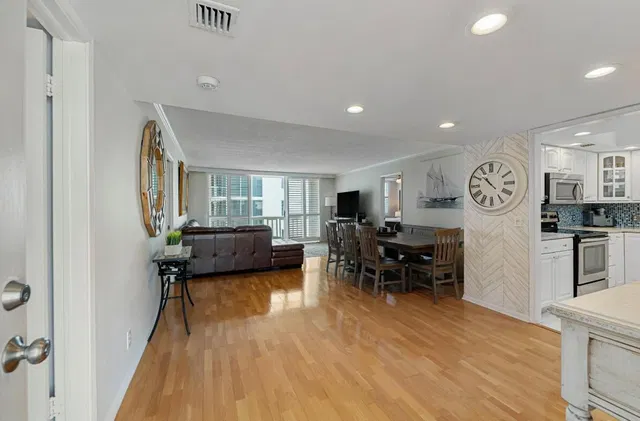 South Palm Beach Unit 509 photo 4