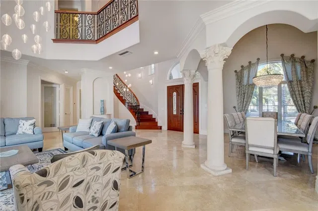 Residence photo 5